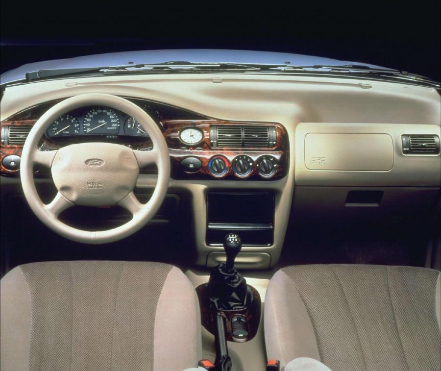  Ford Escort 1995 года  (фото 18 из 43)